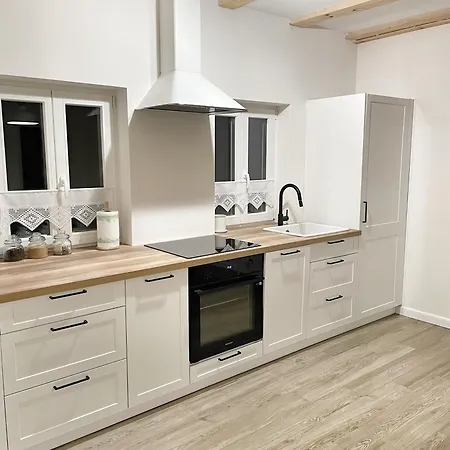 Czerwonedrzwi Apartment Stronie Slaskie
